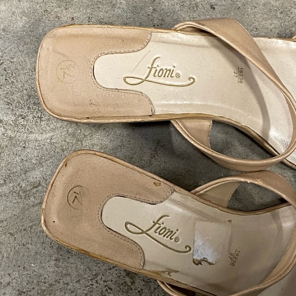 Size 7 1/2, dress shoes